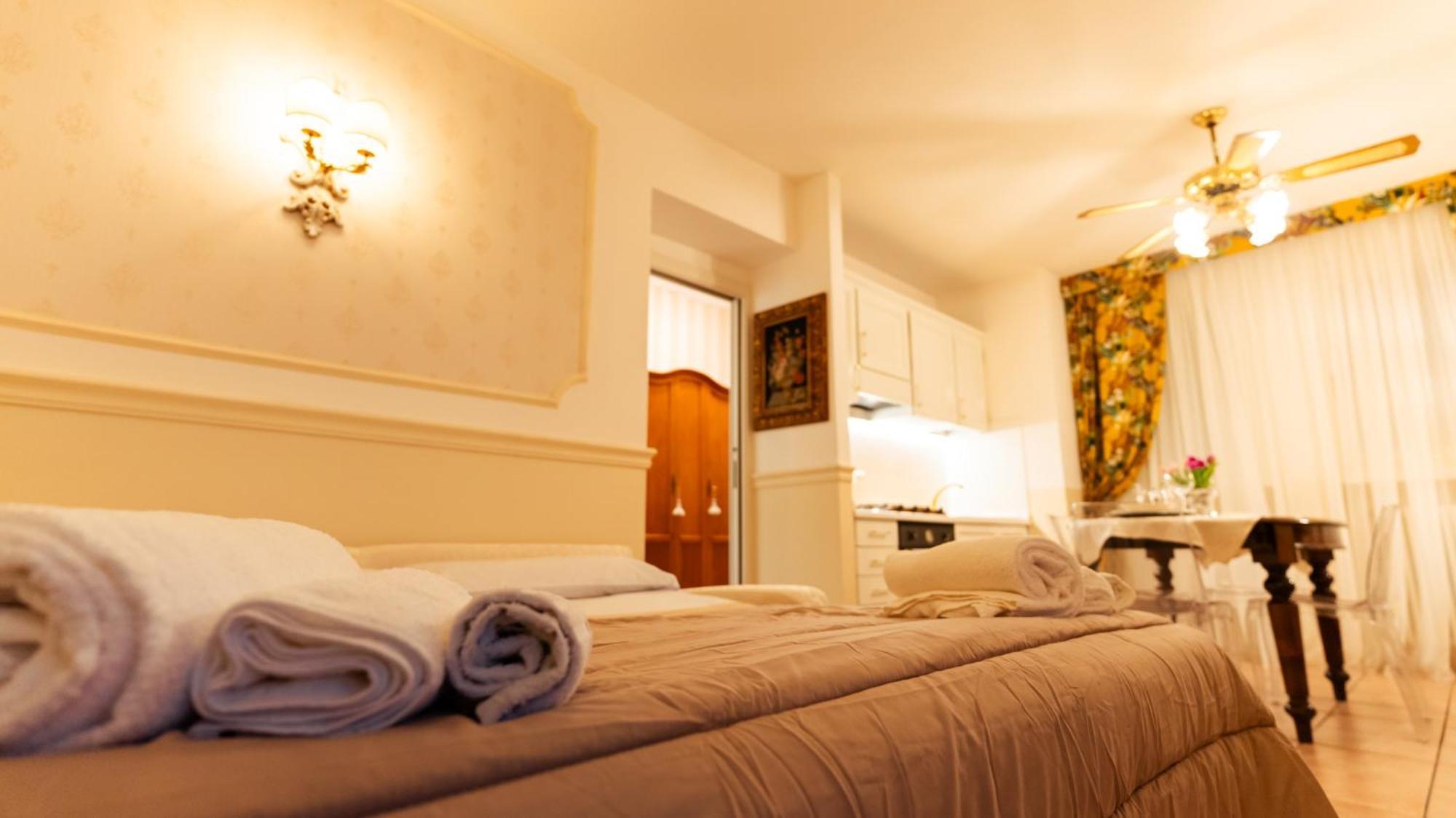 New Cozy Apartment - City Centre レッコ エクステリア 写真