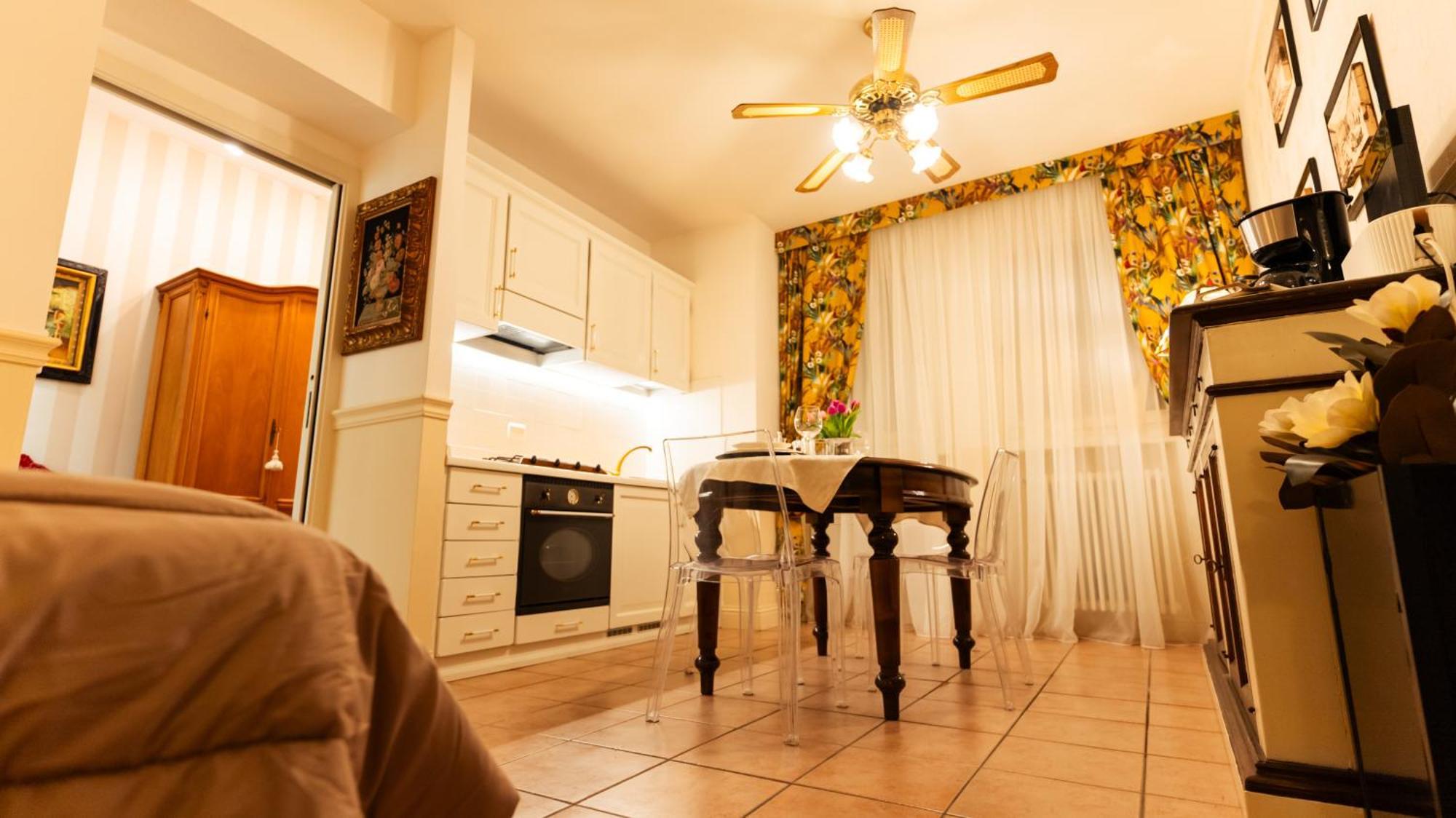 New Cozy Apartment - City Centre レッコ エクステリア 写真
