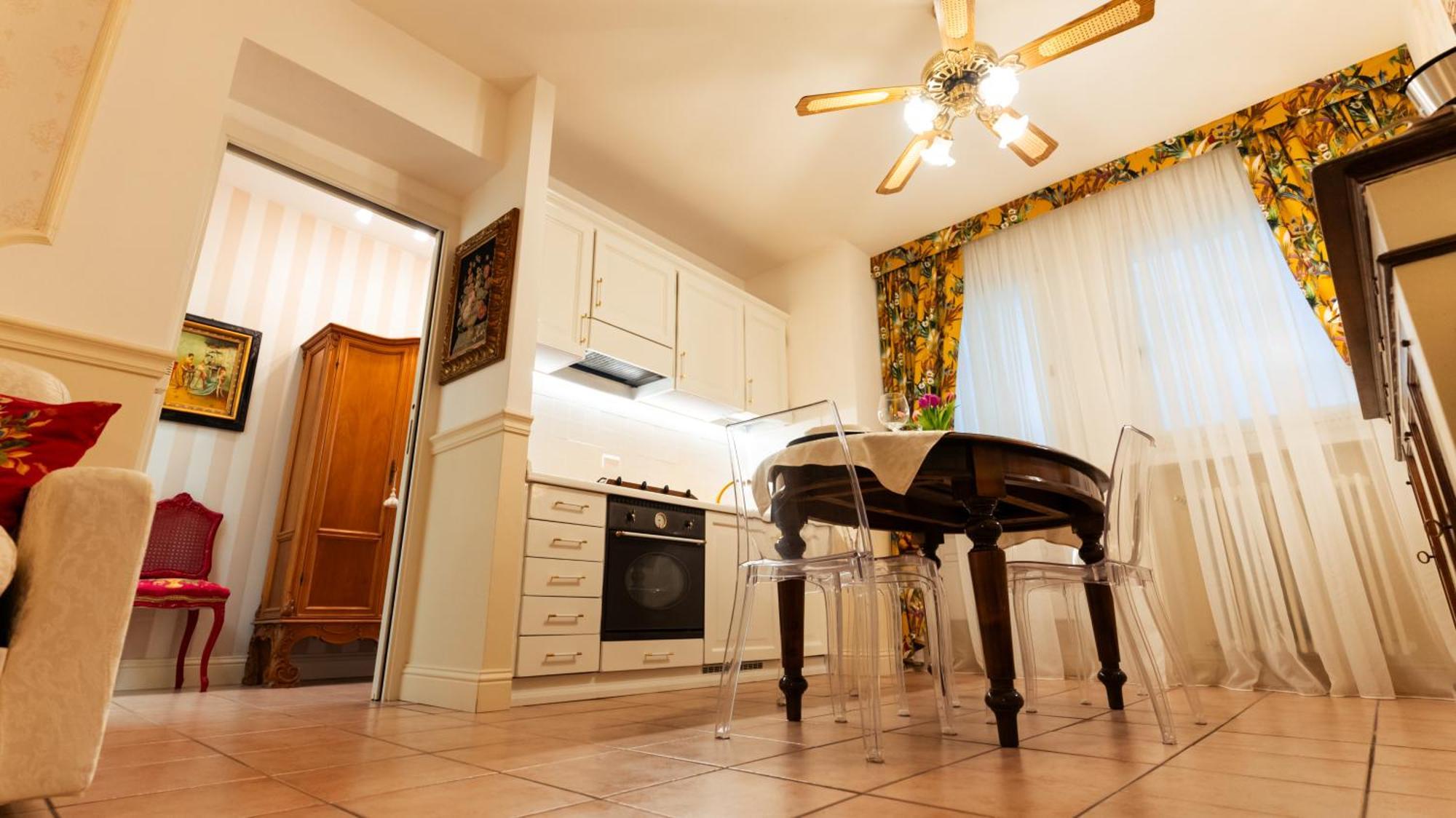 New Cozy Apartment - City Centre レッコ エクステリア 写真