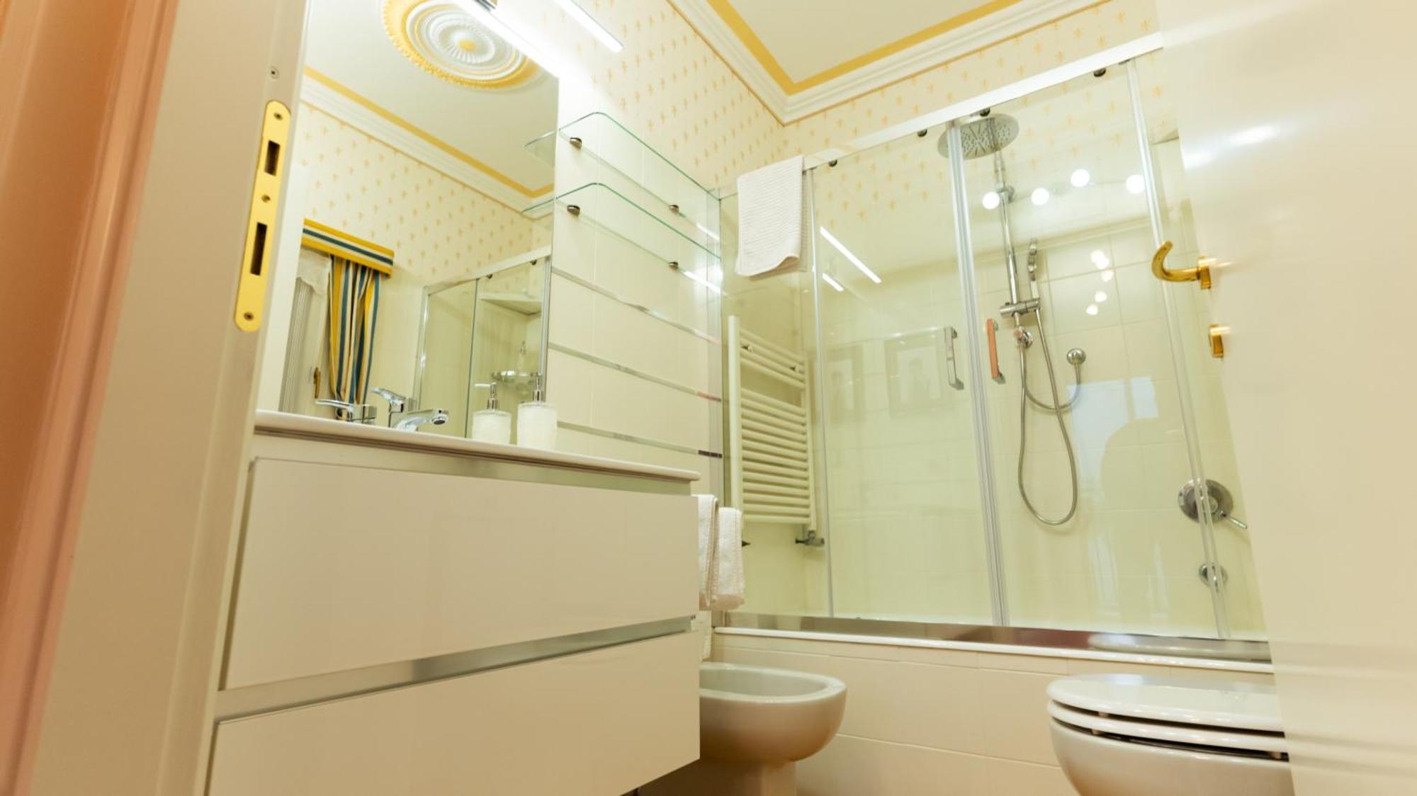 New Cozy Apartment - City Centre レッコ エクステリア 写真