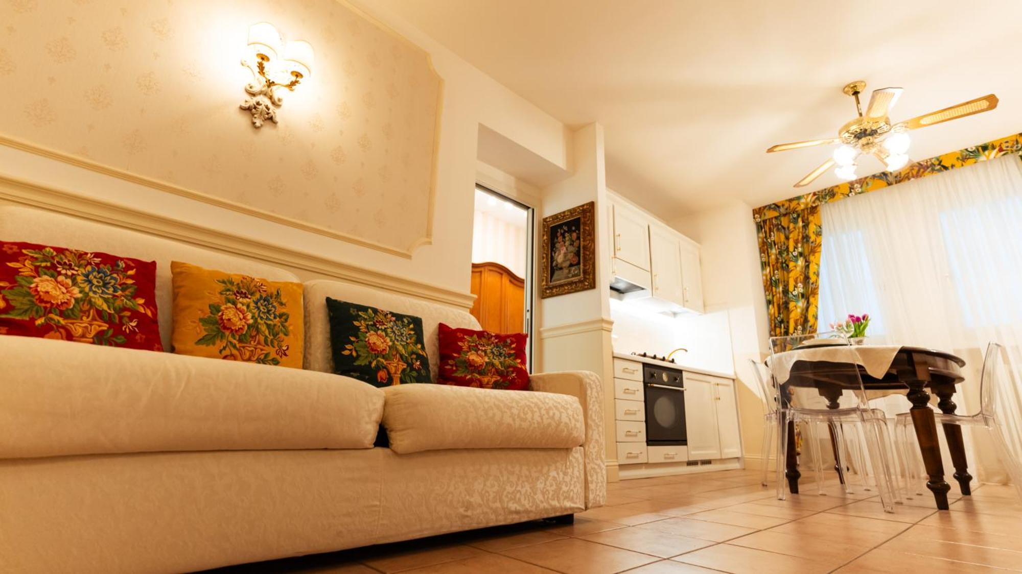 New Cozy Apartment - City Centre レッコ エクステリア 写真